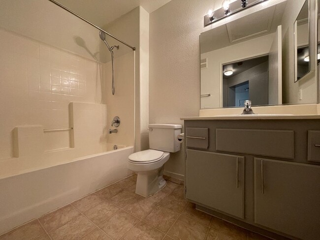 Photo - 2 BED 2 BATH CONDO IN GATED COMMUNITY!