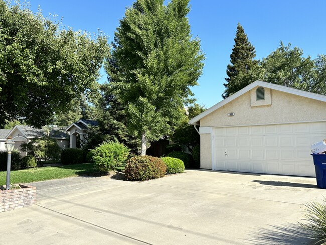 Building Photo - 1030 Kamm Ave Rental