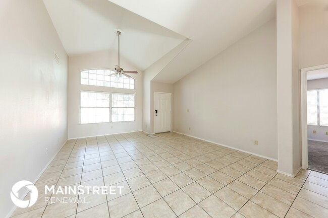 Photo - 18437 N 8th Pl