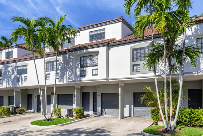 Promenade at Aventura Apartments