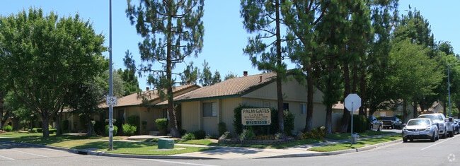 Photo - Palm Gates Apartments