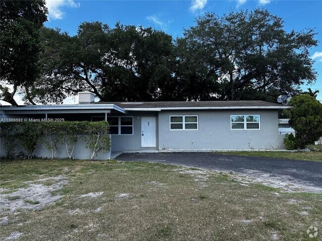 Building Photo - 61 NE 195th St Rental