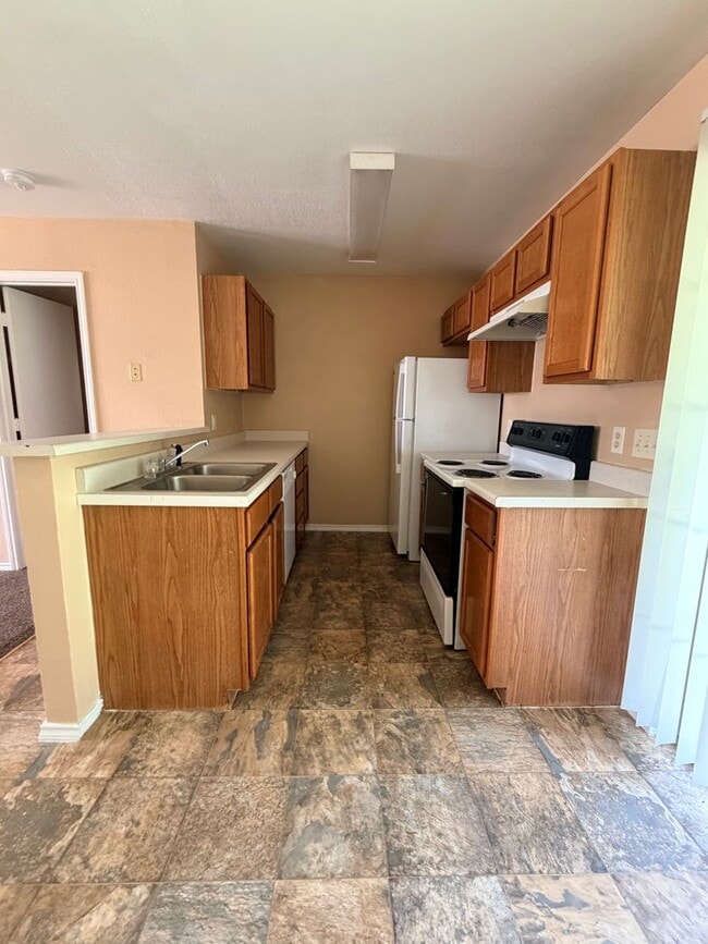 Photo - 5703 Redstone Dr Unit B