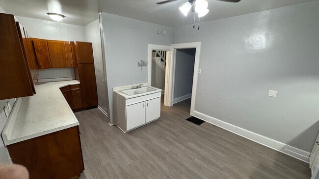 Photo - 219 W 15th St