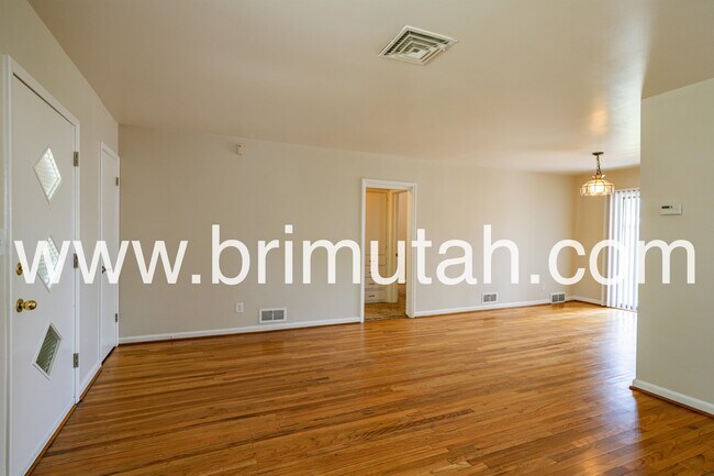 Photo - 1840 Westminster Ave