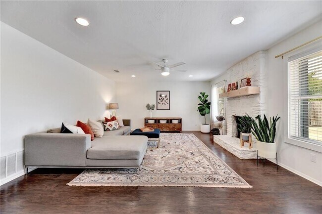 Photo - 8308 Roan Ln