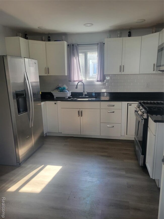 Photo - 16199 Monica St