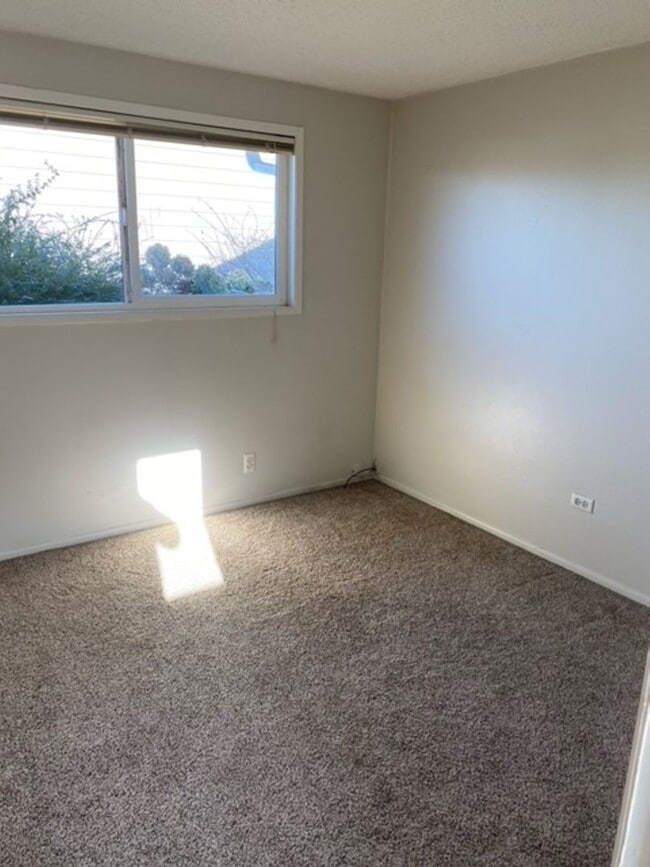 Photo - 2070 Unidad 280 S Wall