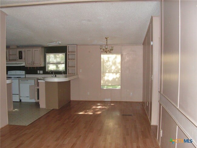 Photo - 532 Grandview Bend