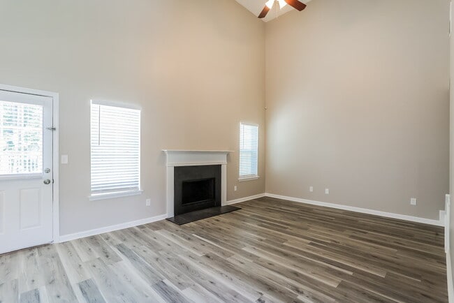 Photo - 625 Blueangel Dr