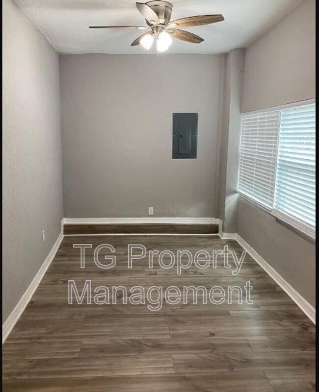 Photo - 1469 W 7th St