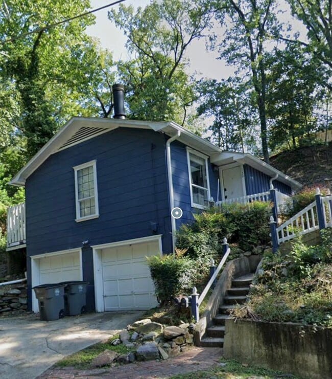 Building Photo - 130 Ravine St