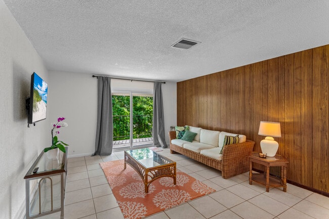 Photo - 915 18th Pl Unit #3