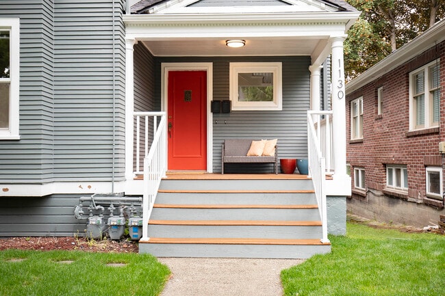 Photo - 1130 18th Ave E