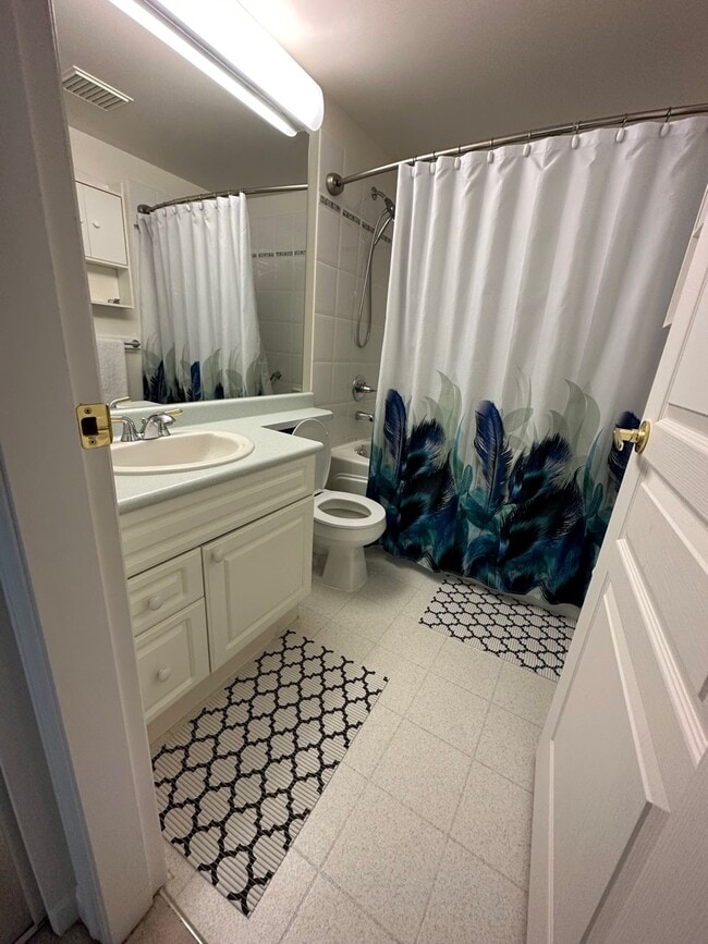 Photo - 5650 Edgewater Ln