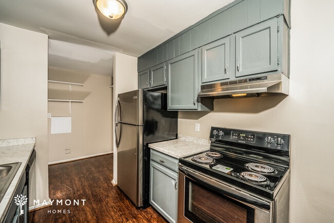 Photo - 575 Westland Ln