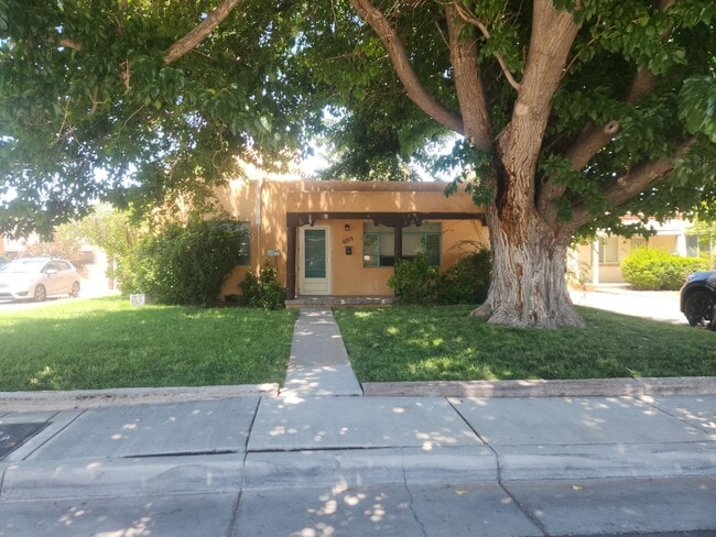 Building Photo - 4019 Roma Ave NE