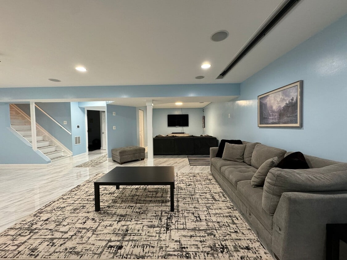Photo - 6164 Deer Ridge Trl (Springfield, VA)