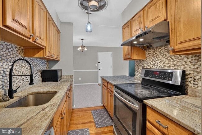 Photo - 5905 Noblestown Rd Unidad E