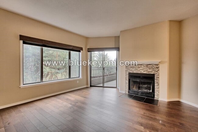 Photo - 2 Bed, 2 Bath Condo with Roof Top Patio, Covered Balcony and Secure Garage