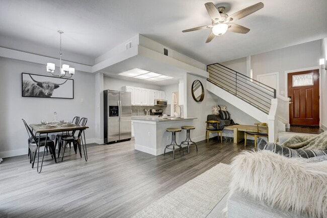 Photo - 2010 Jones Rd