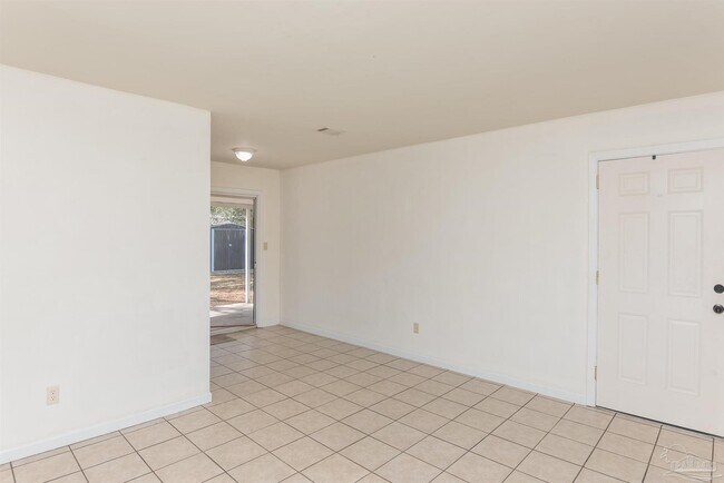 Photo - 4513 Guerlain Way