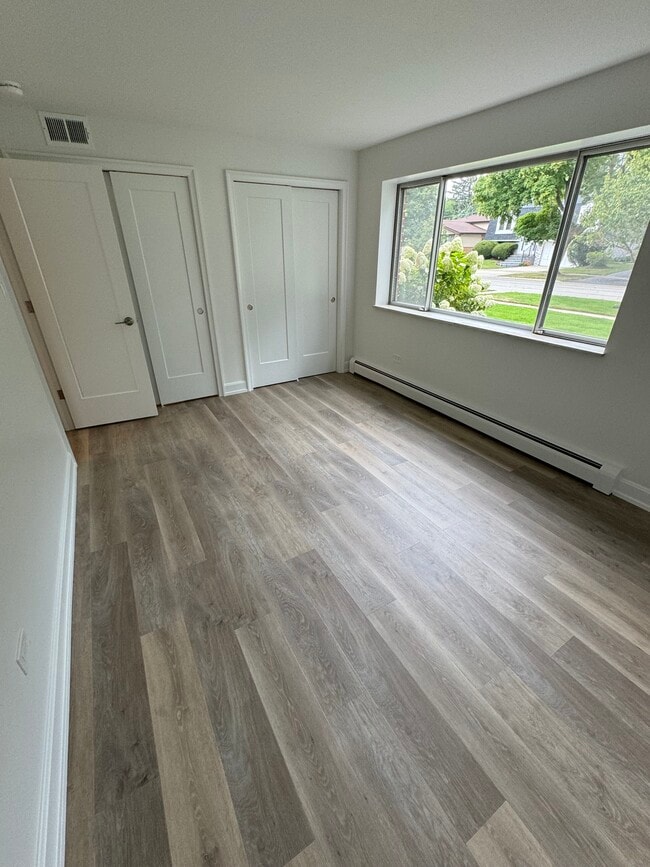 Dormitorios luminosos - 603 S McKinley Ave Apartamentos Unidad 1n