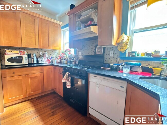 Photo - 10 Mapleton St Unit 1