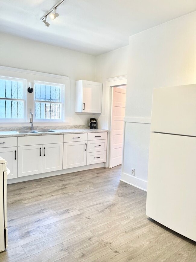 1651 11th Pl Unit 1651