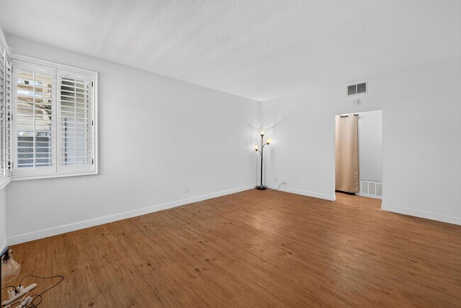 Photo - Spacious 2 Bed, 2 Bath Condo in Desirable Northwood