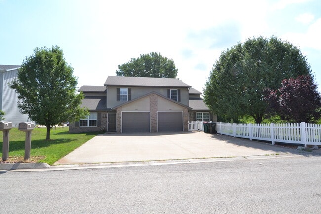 Photo - 1900 Salter Pl