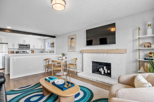 Photo - Modern 2BR Suite – Newly Furnished, Pet-Fr...