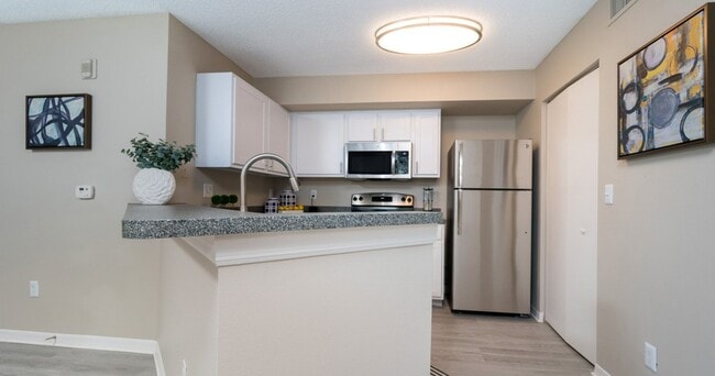 Photo - Lakes at North Port Apartments