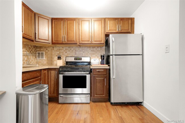 Photo - 65-15 Alderton St Unit 5/F