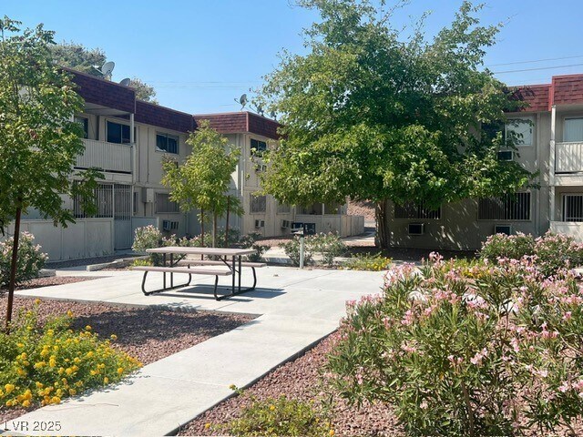 Photo - 5346 S Swenson St Unidad 35