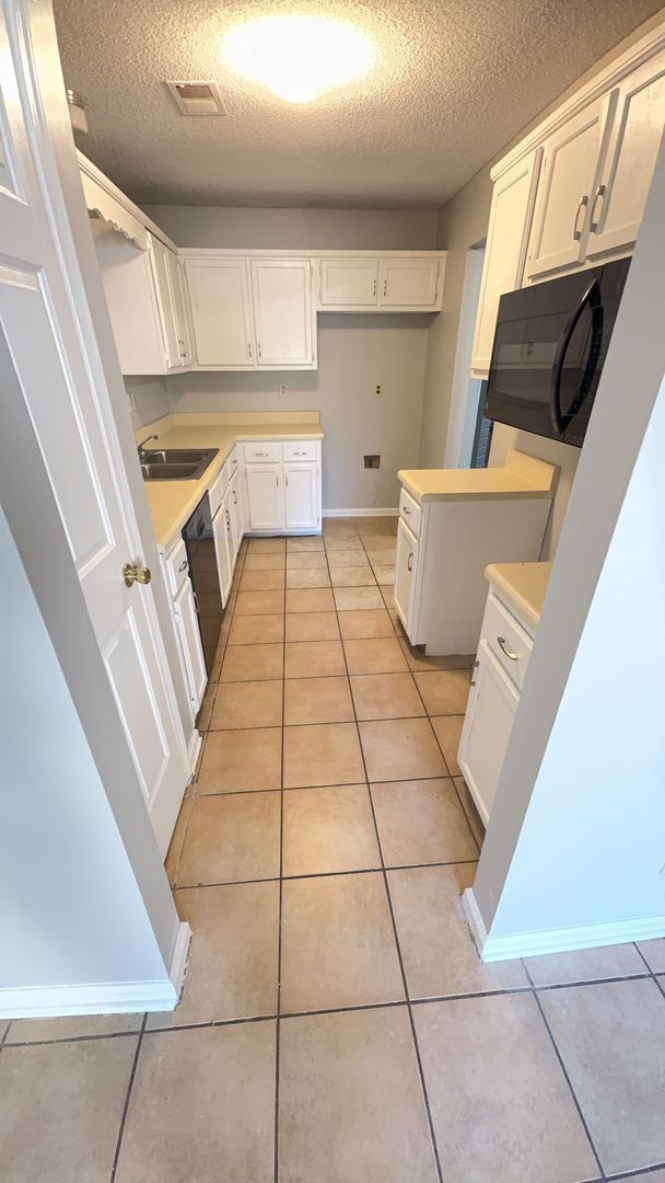 Photo - Charming 3-bedroom, 2-bath residence locat...