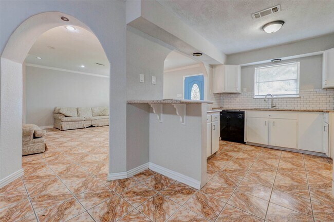 Photo - 6751 Richwood Rd