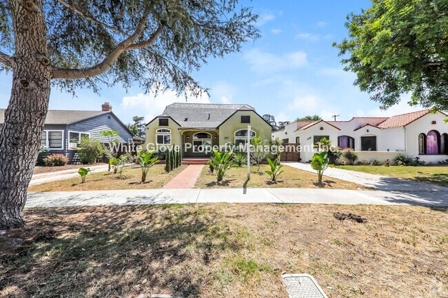 Building Photo - 3 Bedroom Santa Ana Home