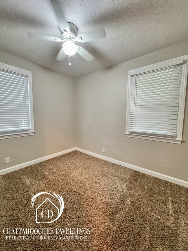 Photo - 815 Brighton Rd