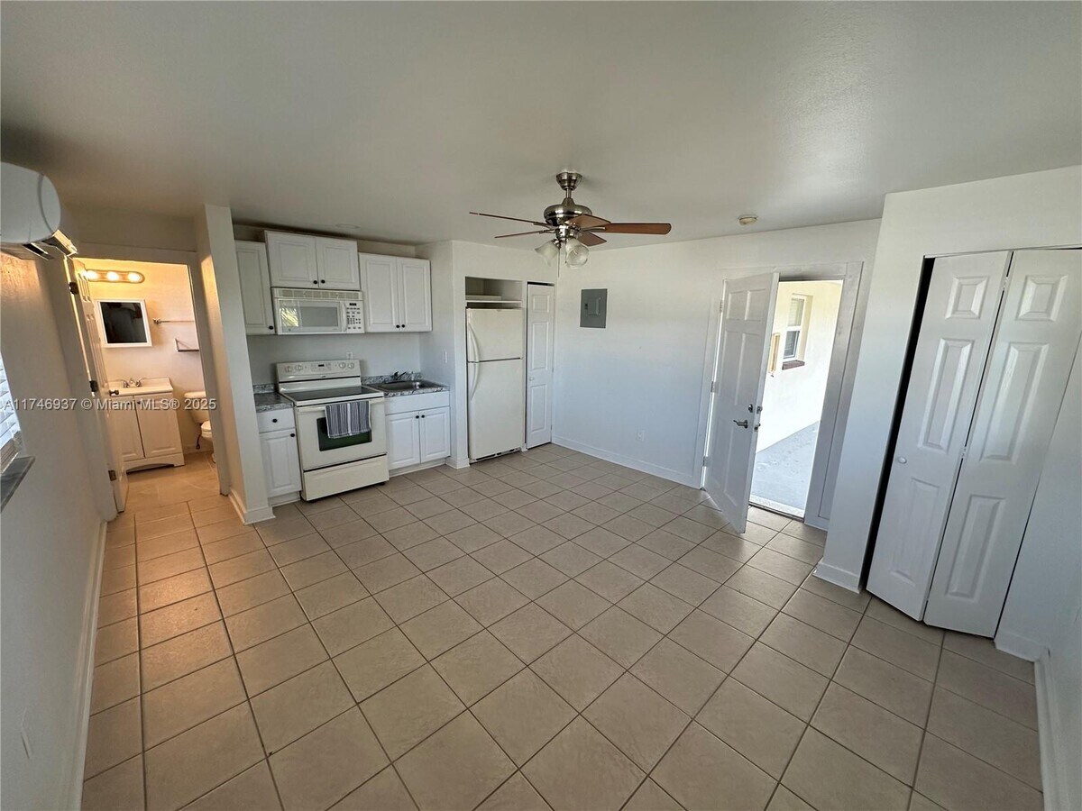 Photo - 318 Tarpon Dr Unit 1