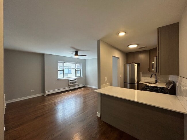 Photo - 525 W Oakdale Ave Unit 507