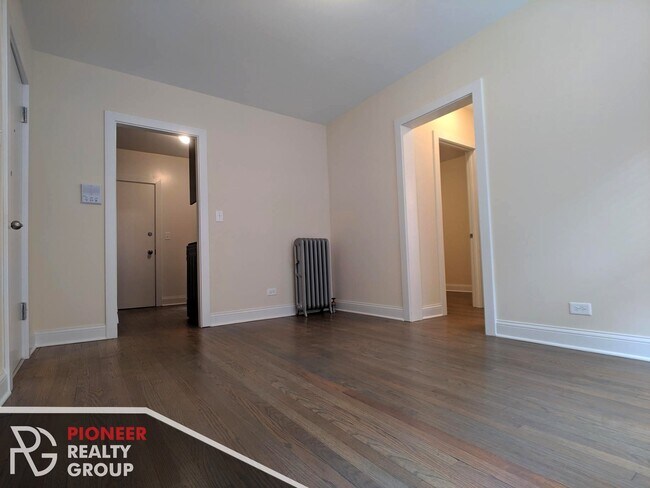 Photo - 2645 N Spaulding Ave Unidad 3E