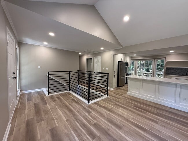 Building Photo - Oak Mountain 3 Bedroom Home