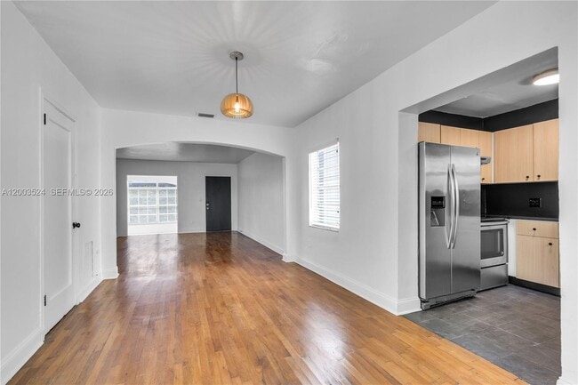 Photo - 10 Century Ln