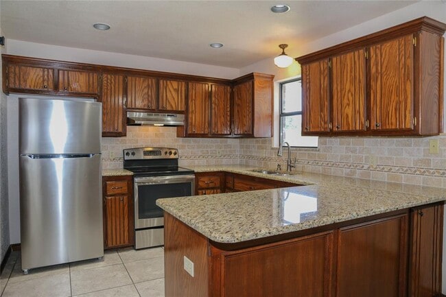 Photo - 13000 S Robinson Ave Casa