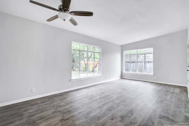 Photo - 159 Antrim Dr