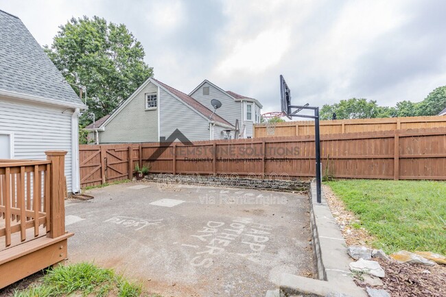 Photo - 1135 Wedgewood Dr