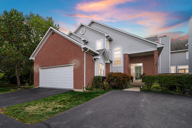 Building Photo - 436 W Parkside Dr