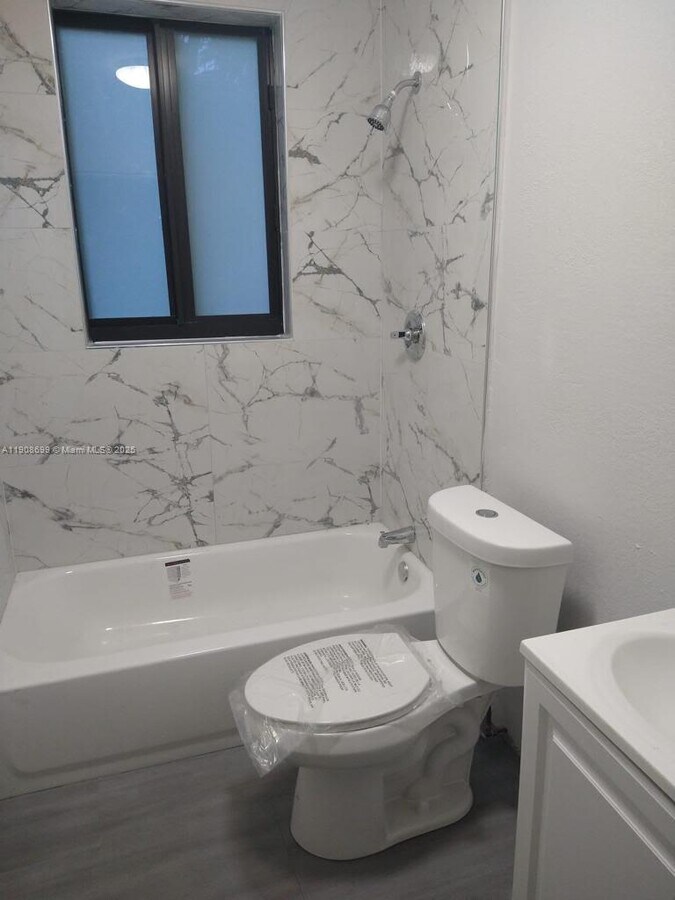 Photo - 75 Glen Royal Pkwy Unidad 3