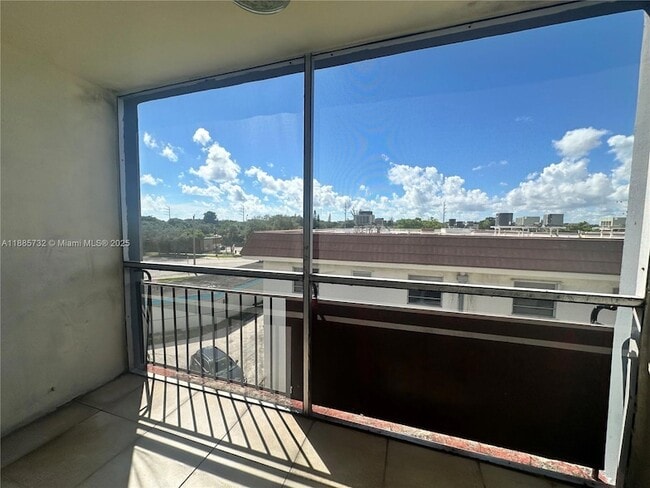 Photo - 13685 NE 10th Ave Unidad 411